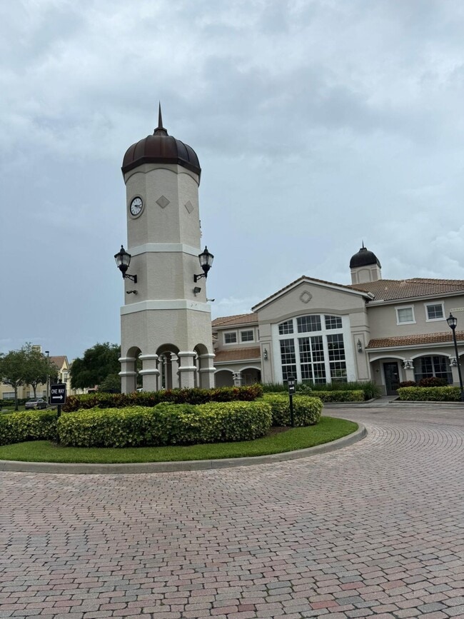 Building Photo - 106 SW Peacock Blvd