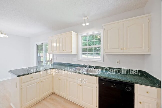 Building Photo - 104 Webbs Mill Dr