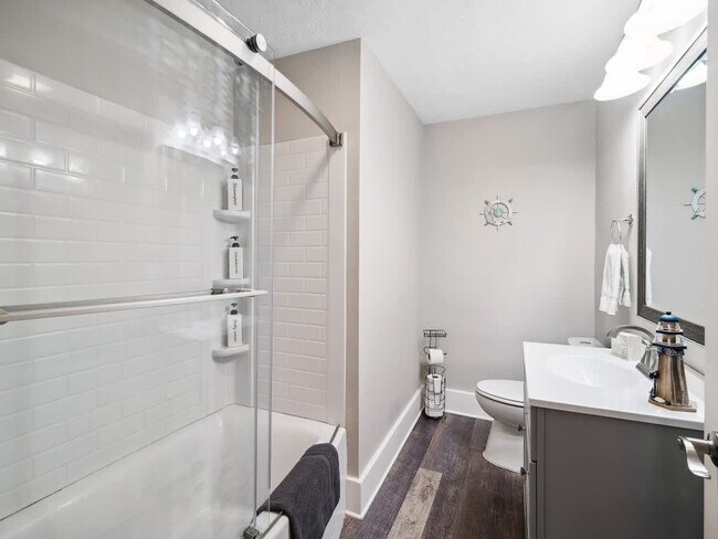 Building Photo - 1610 Cooper Foster Park Rd