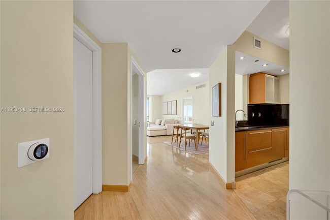 Building Photo - 450 Alton Rd