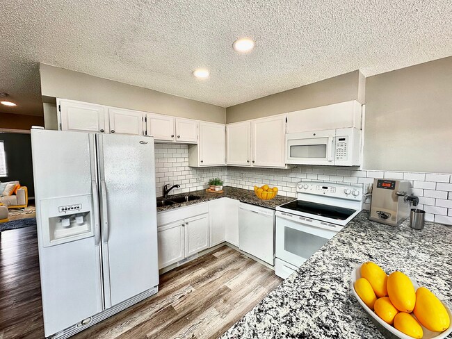 Building Photo - 922 Teal Ct