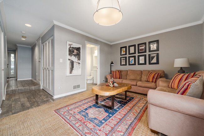 Building Photo - 2389 N Wayne Ave