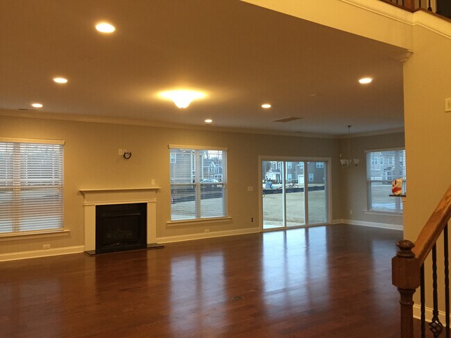Building Photo - 2618 Snap Dragon Dr