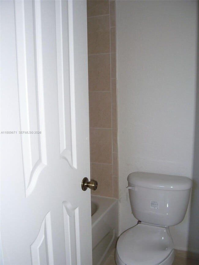 Building Photo - 445 SW 11th St