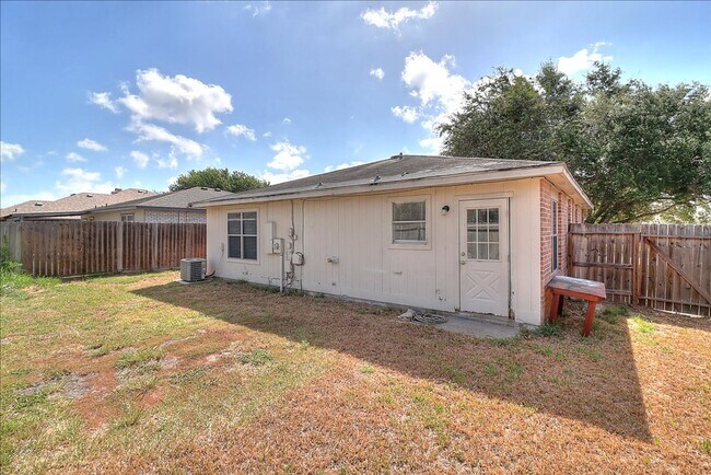 Building Photo - 7833 Wolverine Dr
