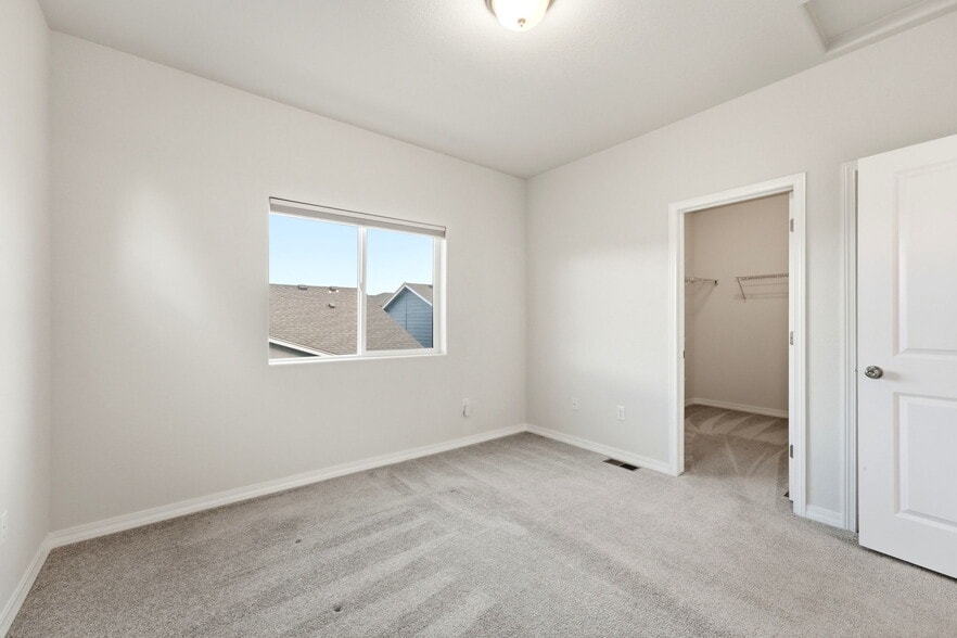 Building Photo - 7421 Marbled Wood Pt