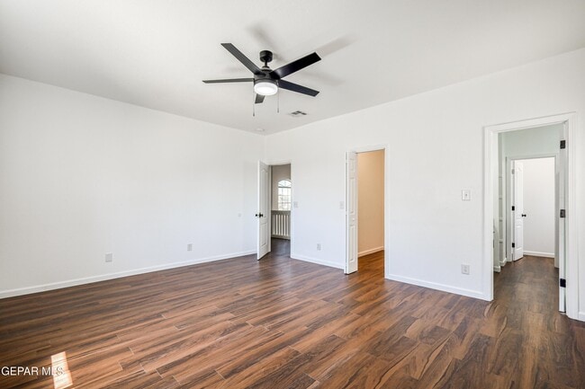 Building Photo - 7600 Plaza Redonda Dr