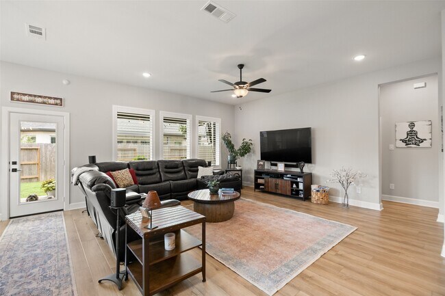 Building Photo - 29622 Cedar Elm Wy