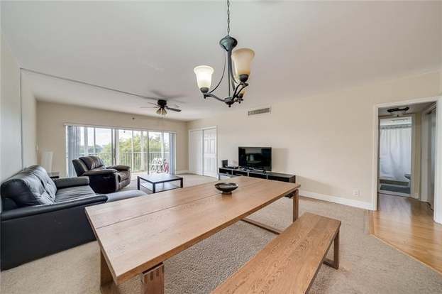 Building Photo - 3050 N Palm Aire Dr