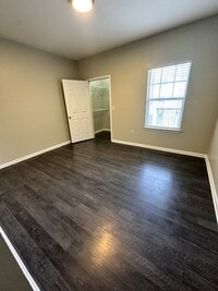 Building Photo - 800 Vista Lake Dr