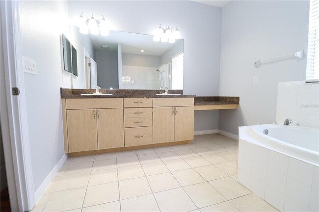 Building Photo - 2528 Alling Terrace