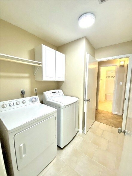 Building Photo - 15 Tremont Woods Ct