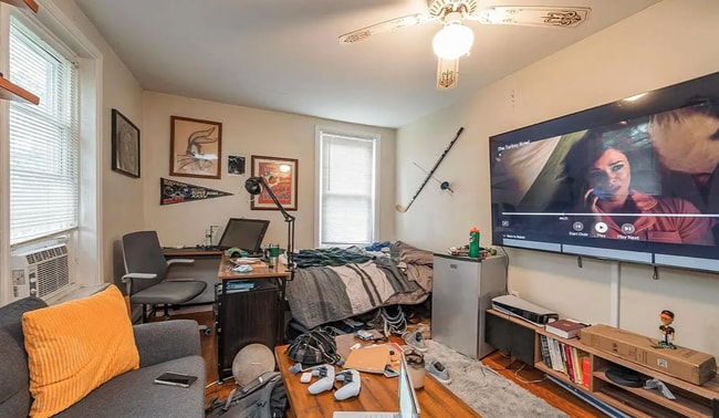 Building Photo - 413 N 33rd St