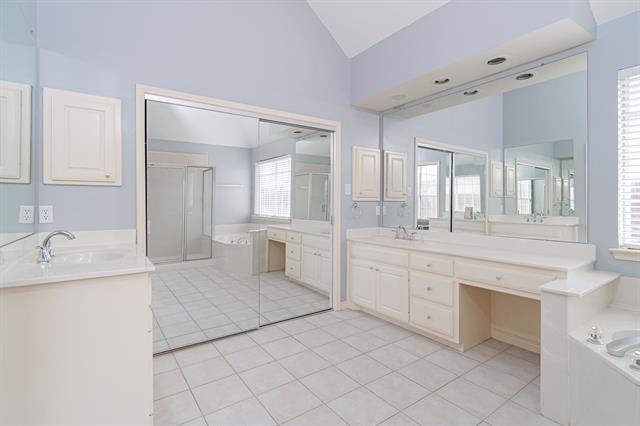 Building Photo - 2712 Creekmere Dr