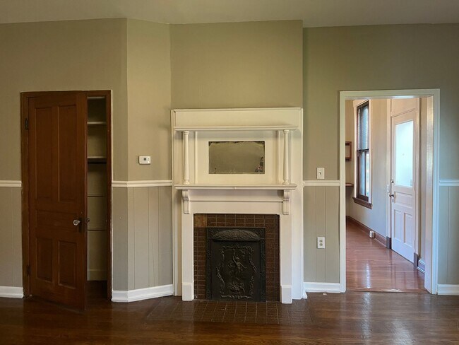 Building Photo - 2219 Scott St