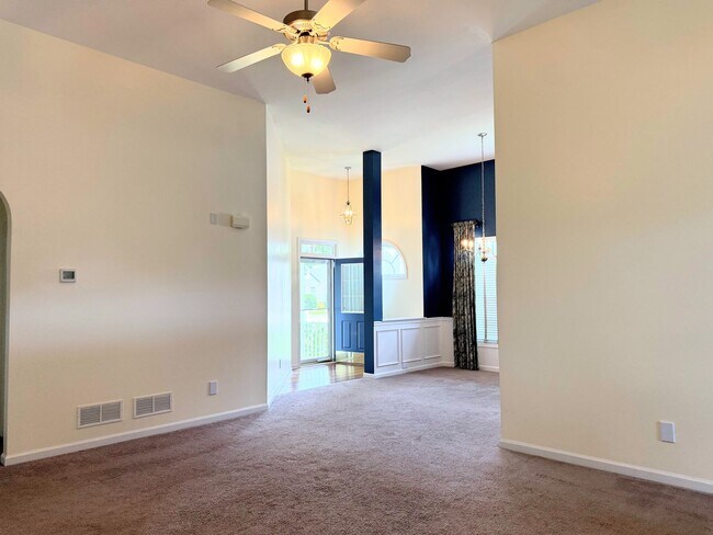 Building Photo - Beautiful Mirror Lake Home for Rent!