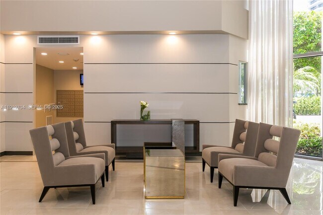 Building Photo - 19195 NE 36th Pl