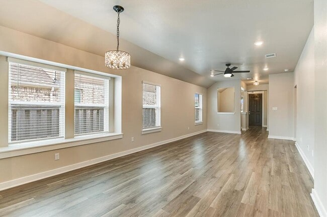 Building Photo - 1304 Salt Lick Dr