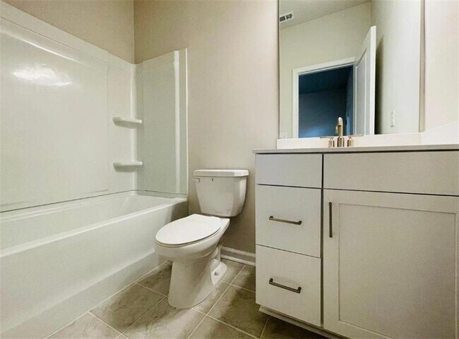 Building Photo - 3745 Davis Cir