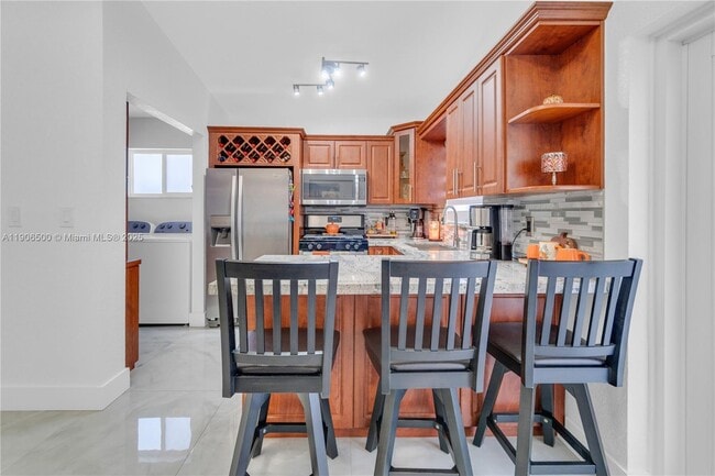 Building Photo - 3145 W 71st Pl