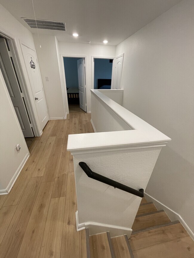 Building Photo - 10829 Emerick St