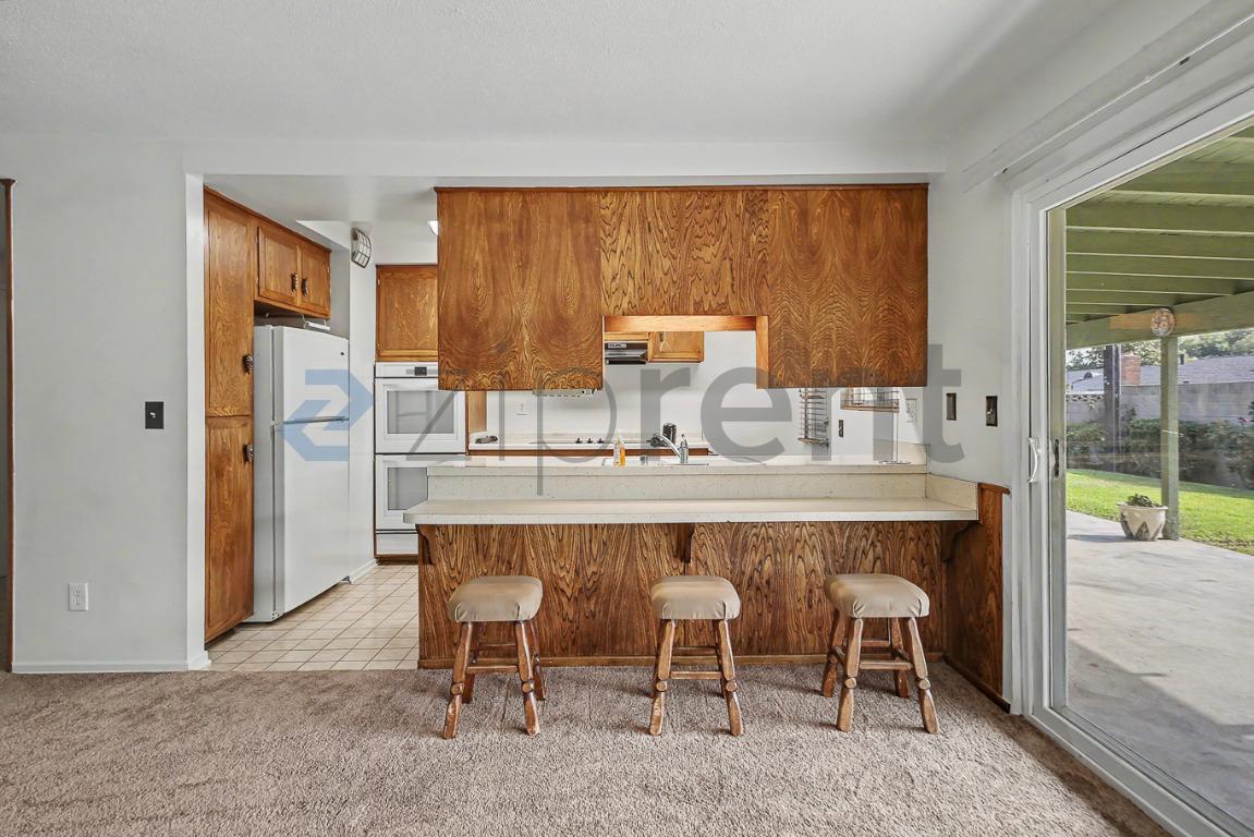 Building Photo - Unit