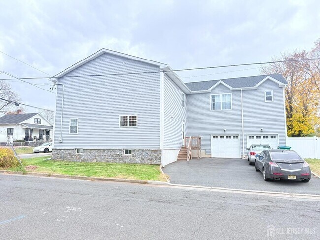 Building Photo - 42 Nelson Ave