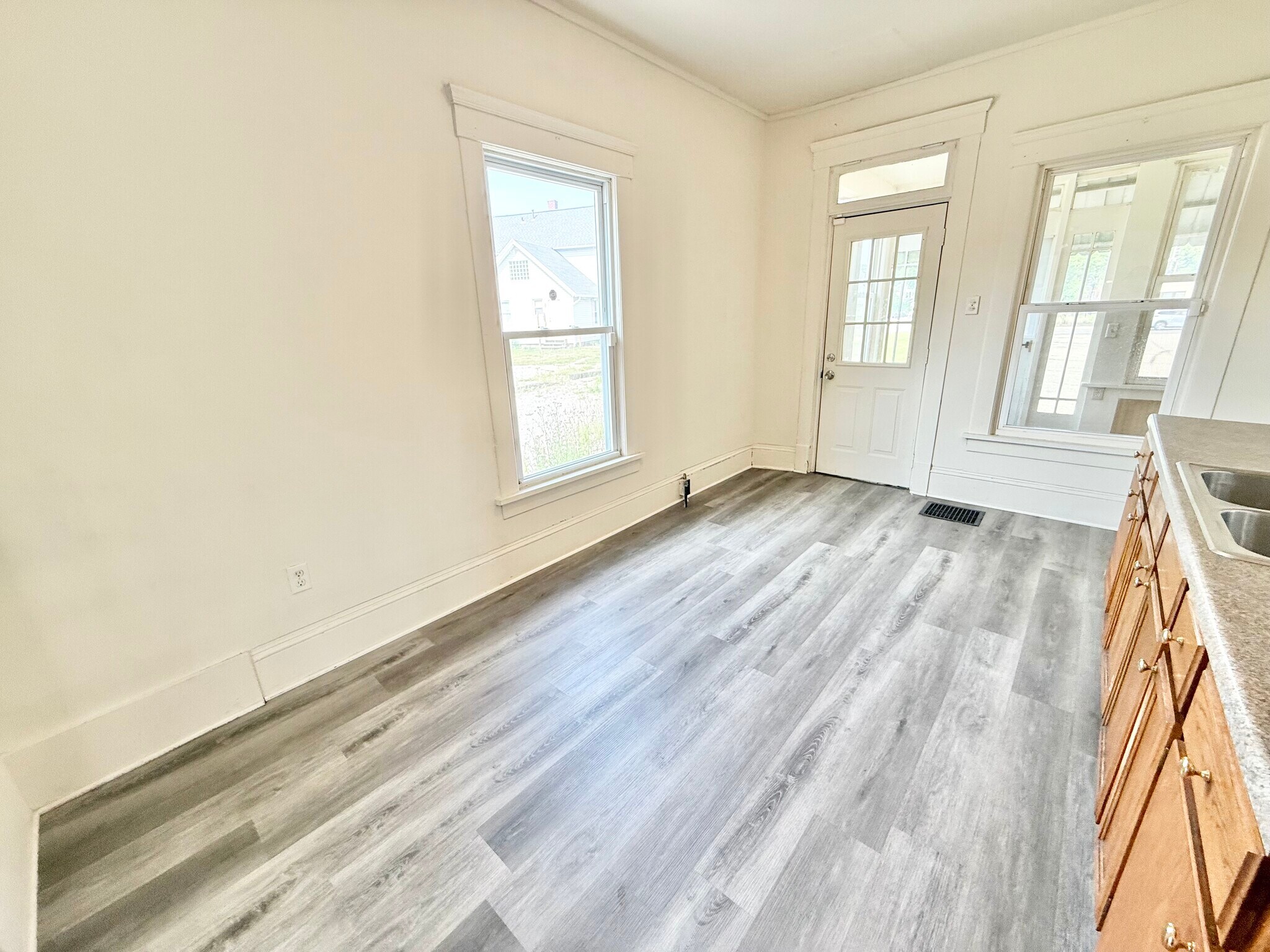 Building Photo - 921 17th St NW