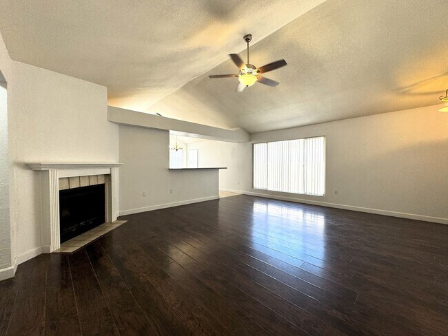 Building Photo - 3 BEDROOM WITH FIREPLACE AND LVP PLANK FLO...
