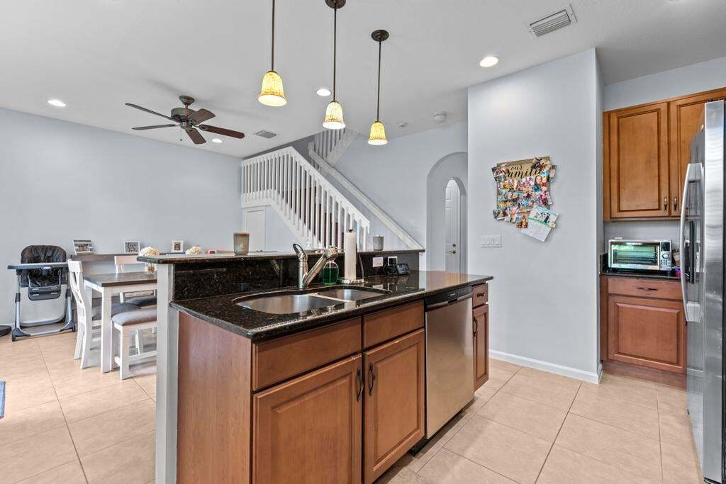 Building Photo - 7221 Briella Dr