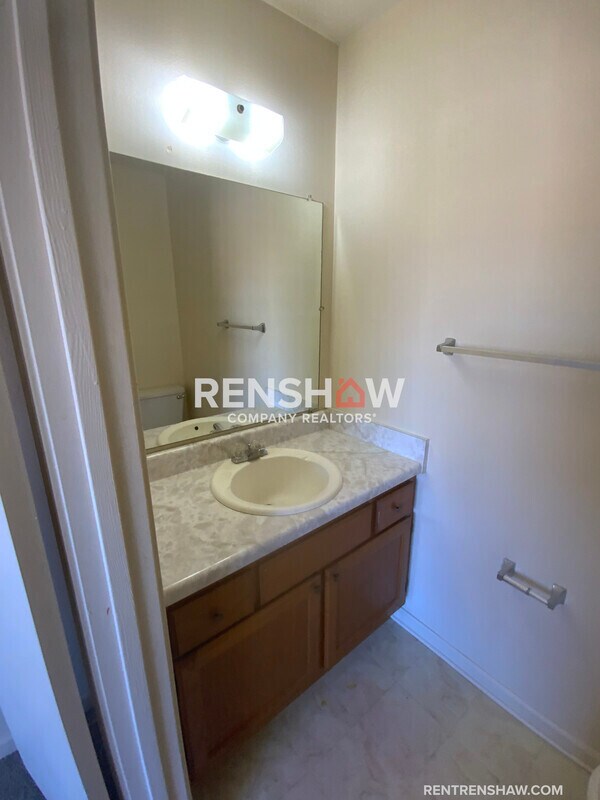 Building Photo - 1110 Cherokee Cir