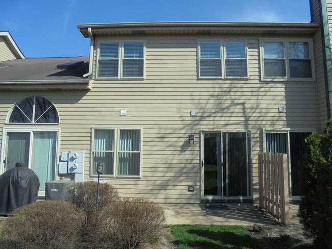 Building Photo - 938 Ridgefield Ln