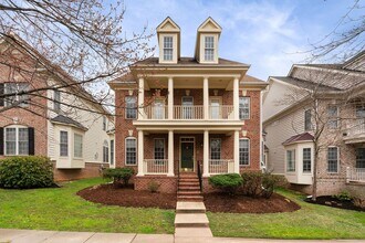 Building Photo - Stunning 4 level detached home close to the Mosaic District in Fairfax!