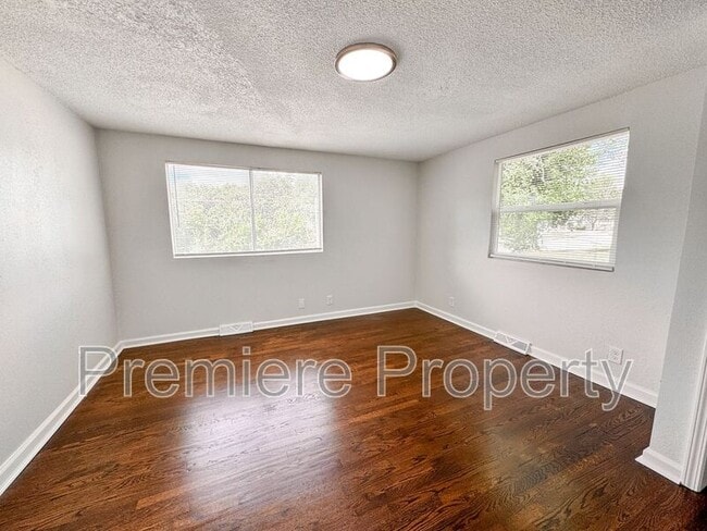 Building Photo - 1335 N 47th St