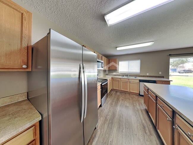 Building Photo - 309 Verdi St