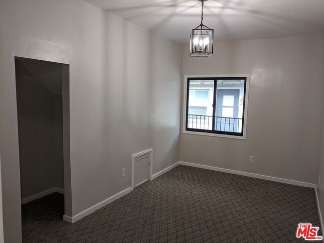 Building Photo - 224 N Jackson St