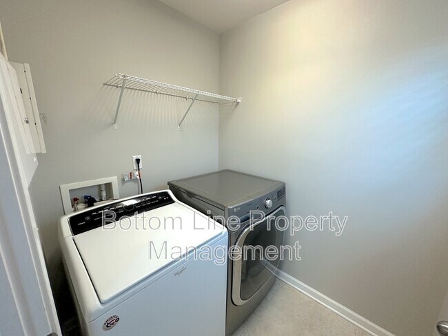 Building Photo - 137 Willow Valley Dr
