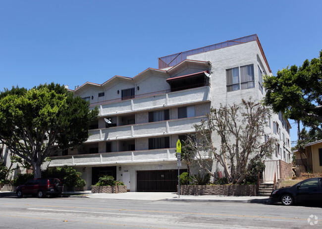 Primary Photo - 1115 SM Apartments