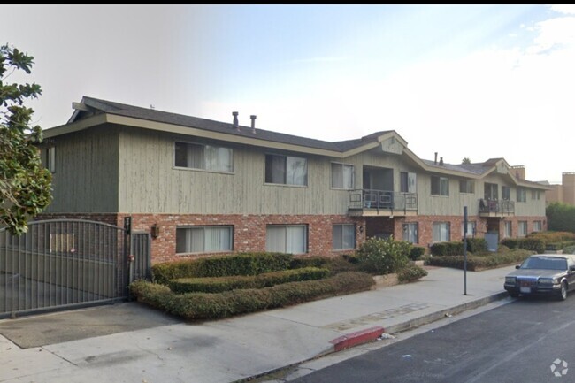 Building Photo - Mulberry West