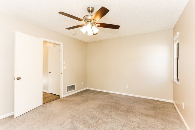 Building Photo - 8539 Echoridge Ct