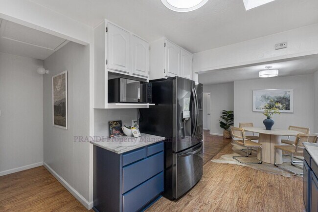 Building Photo - Central Novato Home with Large Yard and A/C!