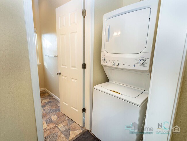 Building Photo - 416 N Downing St