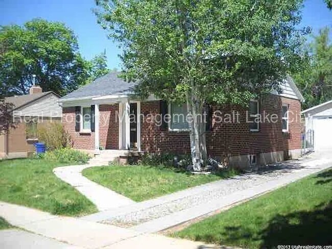 Building Photo - Adorable Home!!!