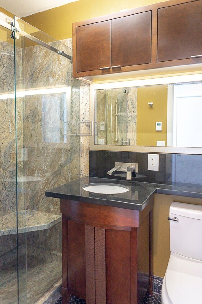 Building Photo - 2bd/2ba Seattle Condo