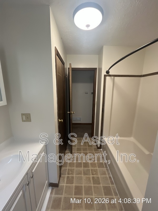 Building Photo - 511 Brynford Ave