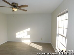 Building Photo - 923 Spring Park St