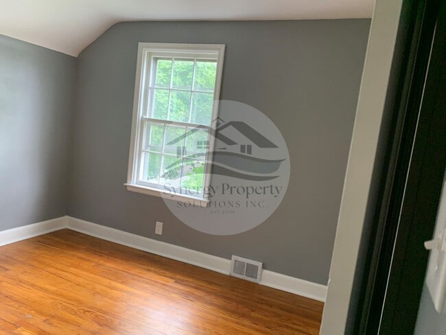 Building Photo - Coming Soon !3 Bedroom, Garage June 6th