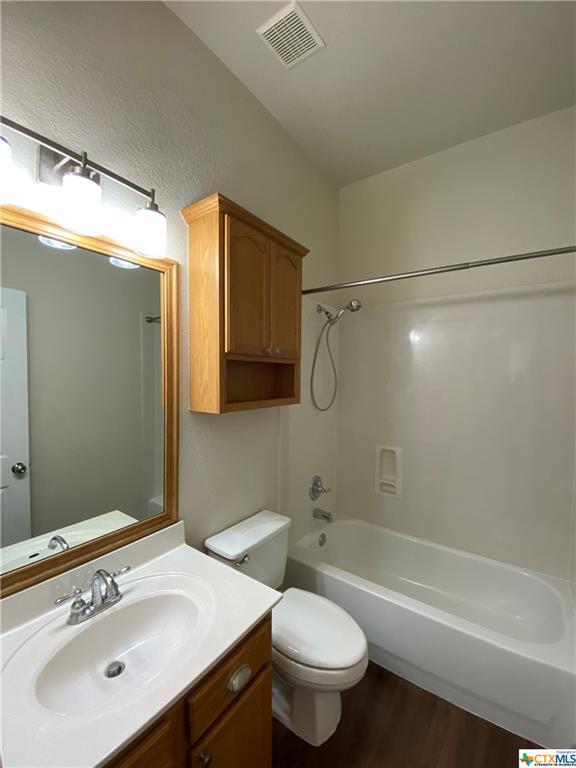 Building Photo - 1910 Stonehenge Dr