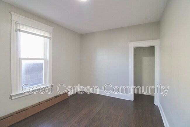 Building Photo - 765 Oliver St