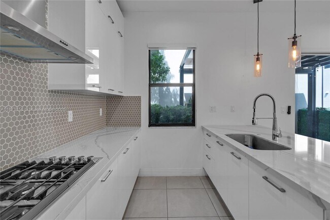 Building Photo - 8229 NW 44th St